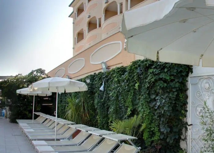 Derby Exclusive Hotell 4*