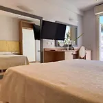 Derby Exclusive ホテル 4*